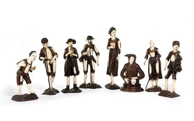 Konvolut von acht Figuren in Kombination von Bein und Holz