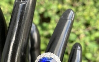 Ladies 18k Diamond & Iolite Gemstone Ring size 7