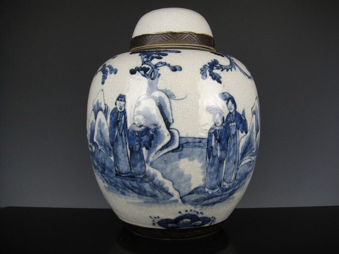 Large lidded pot-35 CM - Porcelain - China - 19th century