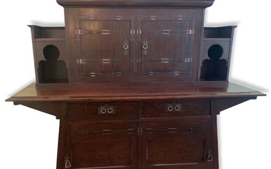 Liberty & Co., attr: - arts and craft sideboard dresser - Oak - Late 19th century