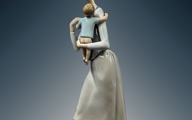 Lladro Porcelain Figure "Motherhood" #4701