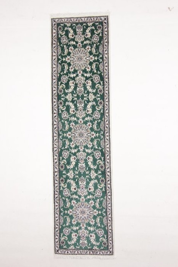 Nain - Carpet - 290 cm - 78 cm