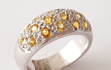 New. 10.65 g. Zafiros amarillos - 18 kt. White gold - Ring Sapphire
