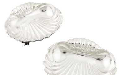 PAIR OF SILVER SHELLS