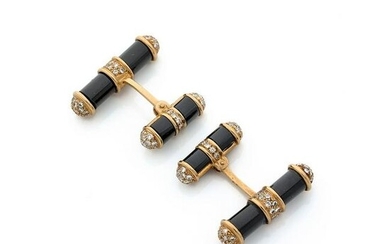 Pair of cufflinks of stick shape in 18K yellow gold (750‰) black enameled, enhanced with