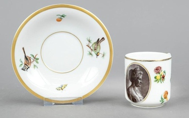 Portrait cup with saucer, cup wi