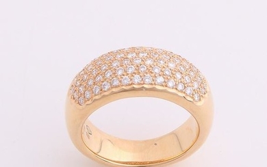 Red Gold ring, 750/000, with diamonds. Broad red gold