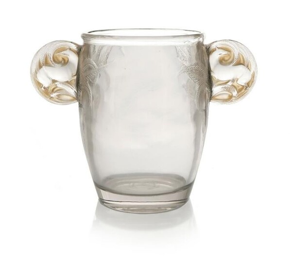 Rene Lalique, a Yvelines glass vase, model 975, de