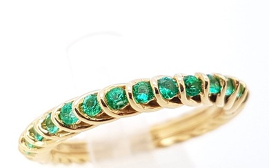 Ring - 18 kt. Yellow gold - 0.64 tw. Emerald