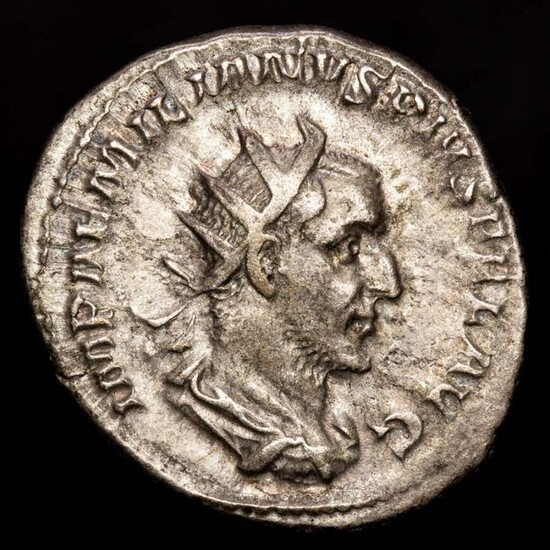 Roman Empire - AR Antoninianus, Aemilian (253 A.D.). Rome, AD 253. ROMAE AETERN, Roma standing facing - Silver