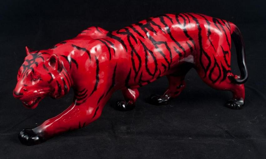 Royal Doulton red tiger standing, 13.5" x 6.5"