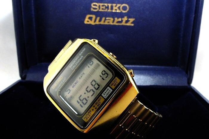 Seiko - James Bond Moonraker Memory Bank Chrono orologio LCD - M354-5019 -  Unisex - 1970-1979 at auction | LOT-ART
