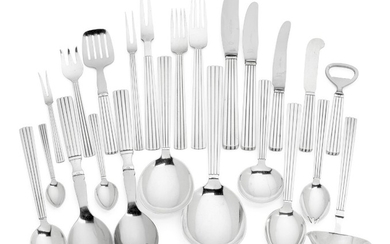 Sigvard Bernadotte: “Bernadotte”. Sterling silver cutlery. Georg Jensen after 1945. Weight excluding pieces with steel 3862 g. (115)