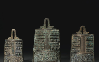 THREE BRONZE BELLS, ZHONG, LATE SPRING AND AUTUMN PERIOD, 6TH-5TH CENTURY BC