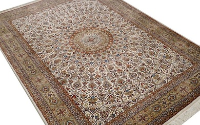 Tabriz Gombad with silk - Carpet - 240 cm - 170 cm