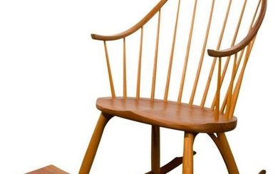 Thomas Moser Cabinetmakers Windsor Cherry Rocking Chair