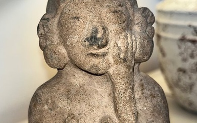Tumaco-Tolita Terracotta Pregnant woman in thinking position - 23 cm