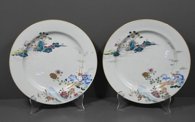 Two Chinese porcelain plates (Ø29cm)
