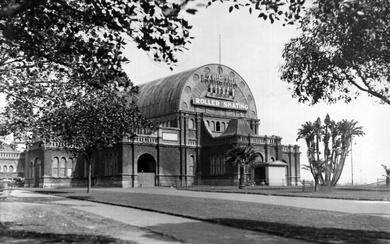 Unknown , Exhibition Building, Sydney, 1946, gelatin silver print, 17x12