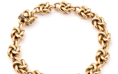 V. Holmstrup: An 18k gold bracelet. L. 23 cm. Weight app. 68 g.