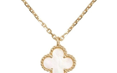 VAN CLEEF & ARPELS, A MOTHER OF PEARL ALHAMBRA PENDANT NECKLACE in 18ct yellow gold, the