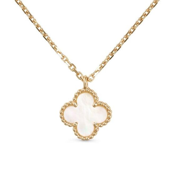 VAN CLEEF & ARPELS, A MOTHER OF PEARL ALHAMBRA PENDANT NECKLACE in 18ct yellow gold, the