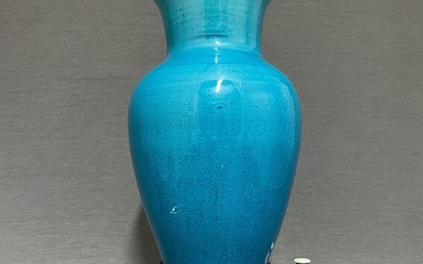 Vase - Porcelain - Magnificent peacock blue vase - Finely crackled glaze - China - 18th century