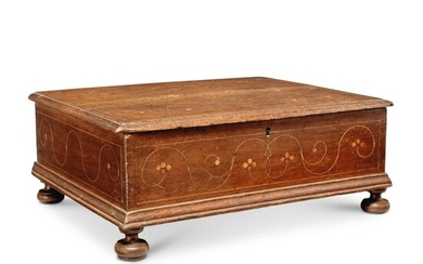 Very Rare William and Mary Line-and-Berry-Inlaid Walnut Bible Box, Chester County, Pennsylvania, Circa 1735