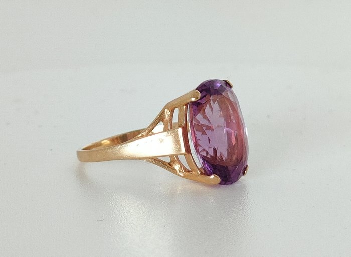 **no reserve price** - 8 kt. Yellow gold - Ring Amethyst