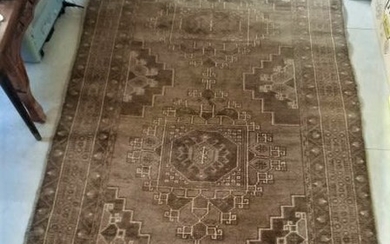 שטיח טורקי עתיק, איכותי מאוד עבודת יד.