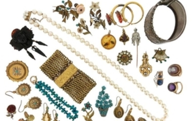 A large group of jewellery, including a Regency ci…