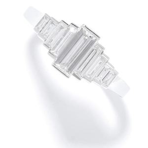 1.05 CARAT DIAMOND RING in 18ct white gold, set with