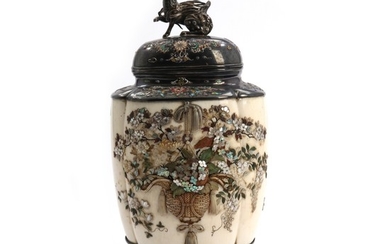 A Japanese ivory, silver-mounted and inlaid Shibayama jar and cover. Signed. Meiji era. 1868–1912. H. 25 cm.