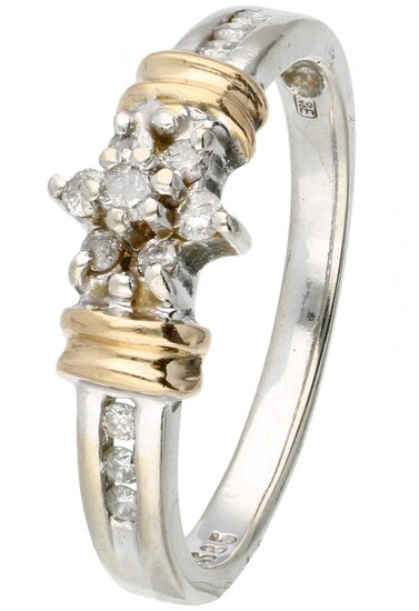 14K. Bicolor gold shoulder ring set with approx. 0.15 ct. diamond.