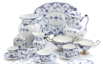 “Blue Fluted Full Lace, Half Lace and Plain”. Royal Copenhagen porcelain coffee set, decorated in underglaze blue. (81)