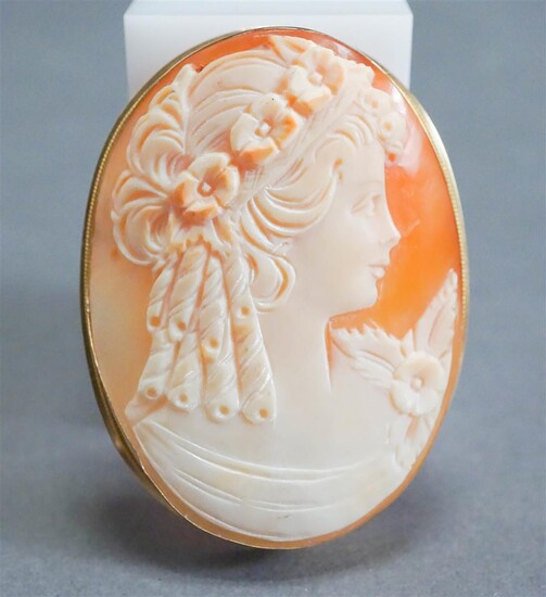 18-Karat Yellow-Gold Mounted Shell Cameo Pendant-Brooch, 2-1/4 x 1-1/2 in