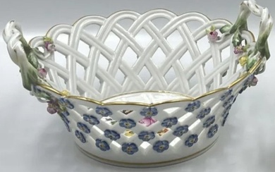 19TH C. RETICULATED FLOWER INCRUSTED BOWL