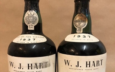 2 bouteilles PORTO W. J. Hart 1937 (1 Port...