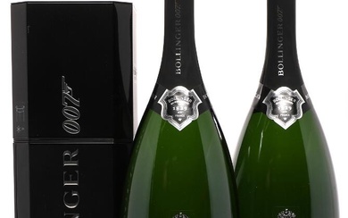 2 bts. Mg. Champagne “James Bond Edition”, Bollinger 2009 A (hf/in). 1...