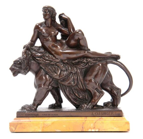 A 19TH CENTURY FRENCH REGENCY STYLE BRONZE SCULPT