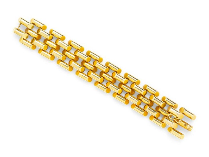 A 14 Karat Yellow Gold Bracelet