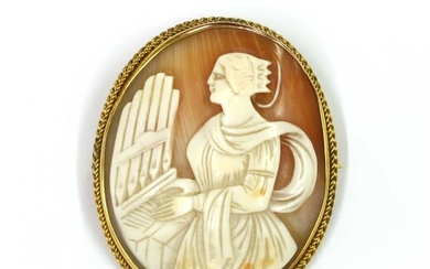 A 9ct gold shell cameo brooch
