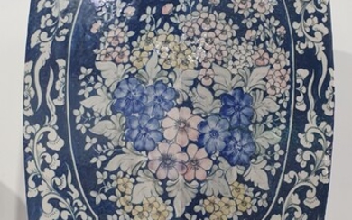 A CHINESE PORCELAIN UMBRELLA STAND