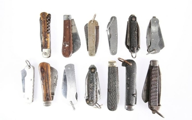 A COLLECTION OF THIRTEEN BRITISH AND AMERICAN MILITARY