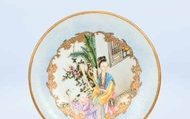 A Chinese Enamel Figure Painted Porcelain Plate