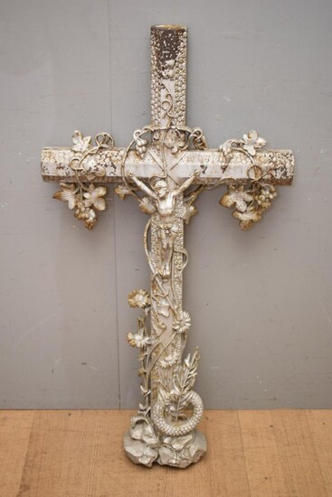 A FRENCH CAST IRON CRUCIFIX (125H x 62W x 9D CM) (PLEASE NOTE THIS HEAVY ITEM MUST BE REMOVED BY CARRIERS AT THE CUSTOMER'S EXPENSE...