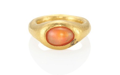 A GOLD AND FIRE OPAL RING