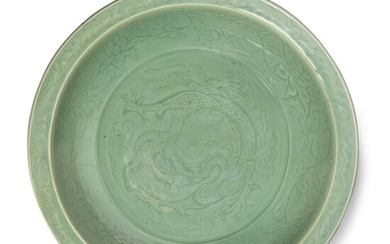 A LARGE INCISED 'LONGQUAN' CELADON-GLAZED 'FIVE-CLAWED DRAGON' DISH, EARLY MING DYNASTY
