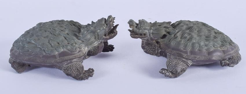 A PAIR OF EARLY 20TH CENTURY CHINESE CARVED SOAPSTONE