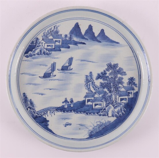 (-), A blue/porcelain dish, China 19th century. Blue...